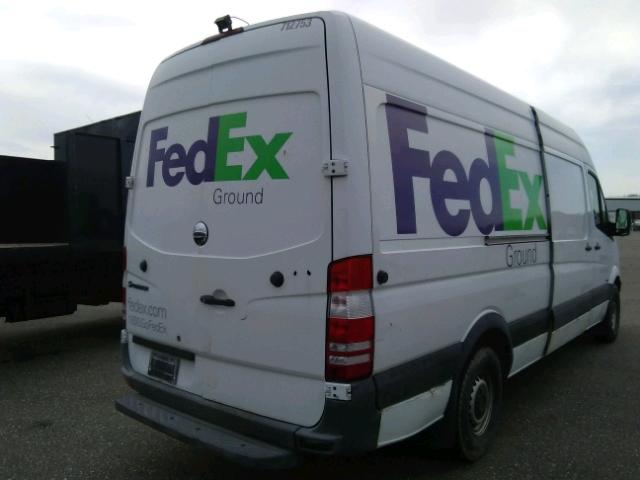 WDYPE8CC0A5477847 - 2010 FREIGHTLINER SPRINTER 2 WHITE photo 4