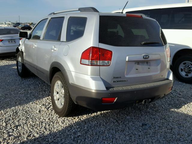 KNDJJ741595014330 - 2009 KIA BORREGO LX GRAY photo 3