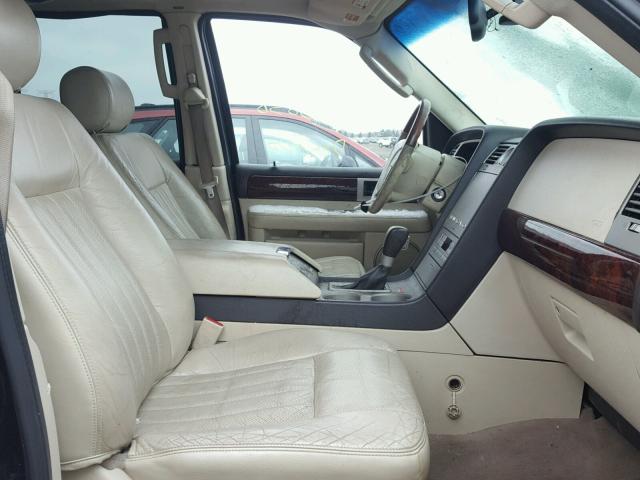 5LMFU28R83LJ00498 - 2003 LINCOLN NAVIGATOR შავი ფოტო 5