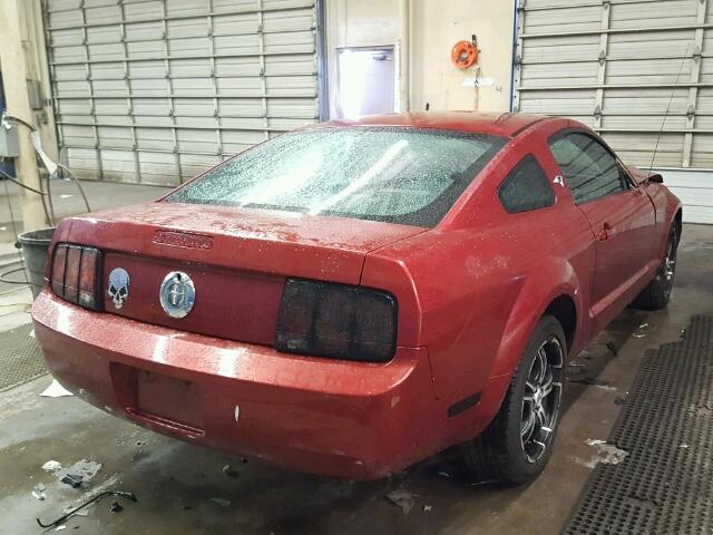 1ZVFT80N575281900 - 2007 FORD MUSTANG RED photo 4