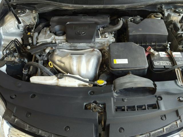 4T1BF1FK6FU986525 - 2015 TOYOTA CAMRY LE ვერცხლისფერი ფოტო 7