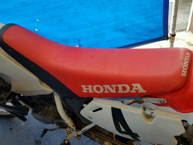 JH2JE010XTM702545 - 1996 HONDA CR125 R WHITE photo 6