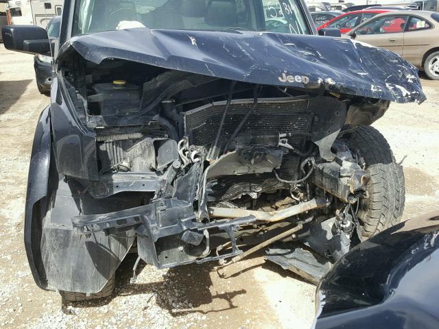 1J8HG48K17C528191 - 2007 JEEP COMMANDER BLACK photo 9