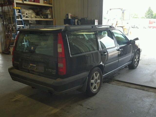 YV1LZ5641W2474167 - 1998 VOLVO V70 XC BLACK photo 4