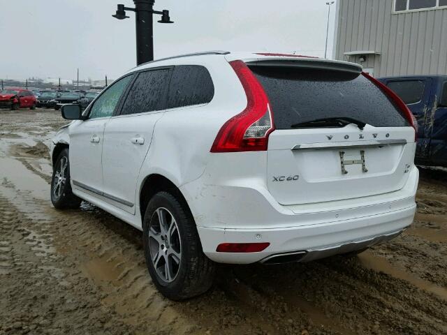 YV4902RC5F2568285 - 2015 VOLVO XC60 T6 WHITE photo 3