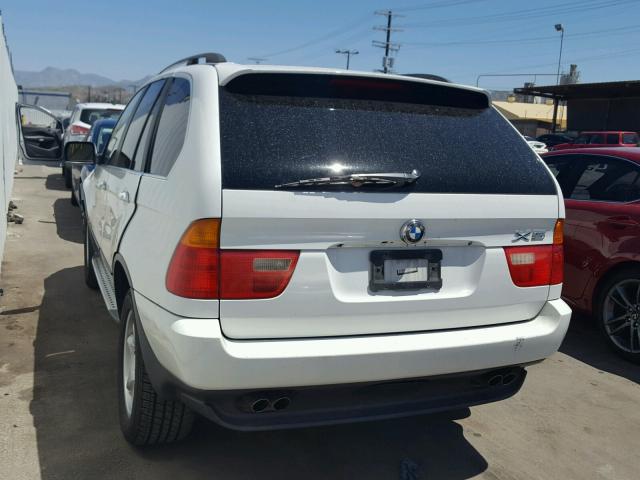 5UXFB33552LH39378 - 2002 BMW X5 4.4I WHITE photo 3