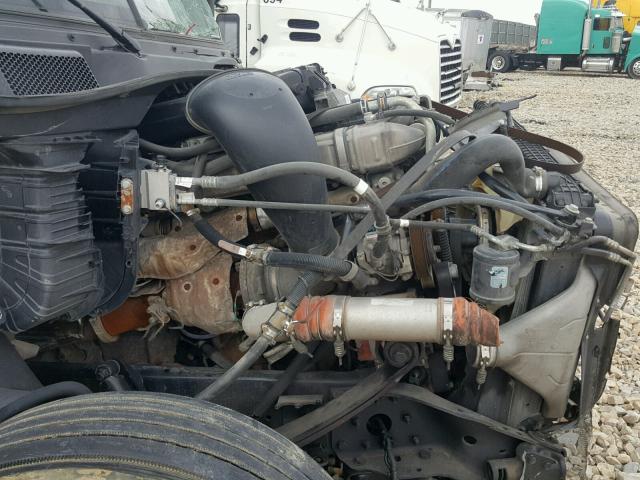 3AKJGLD51GSHC0001 - 2016 FREIGHTLINER CASCADIA 1 WHITE photo 7