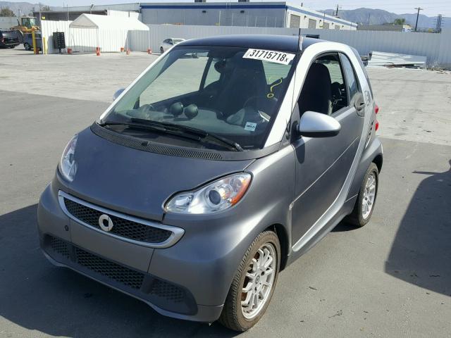WMEEJ9AA4DK720668 - 2013 SMART FORTWO ELE 银色 照片 2