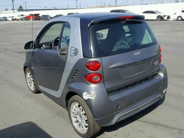 WMEEJ9AA4DK720668 - 2013 SMART FORTWO ELE 银色 照片 3