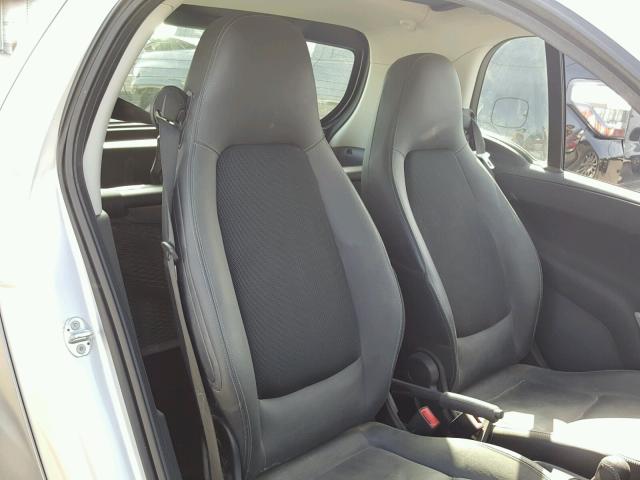 WMEEJ9AA4DK720668 - 2013 SMART FORTWO ELE 银色 照片 6