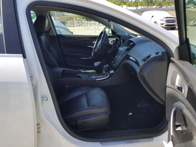 W04GN5EC6B1006814 - 2011 BUICK REGAL WHITE photo 5