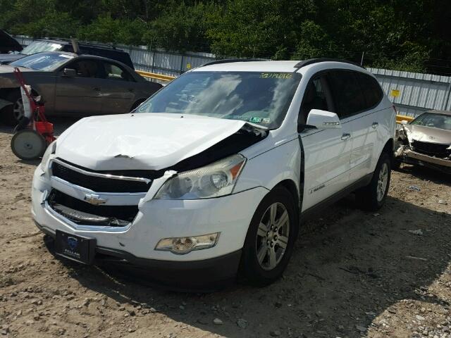 1GNEV23D29S128489 - 2009 CHEVROLET TRAVERSE L WHITE photo 2