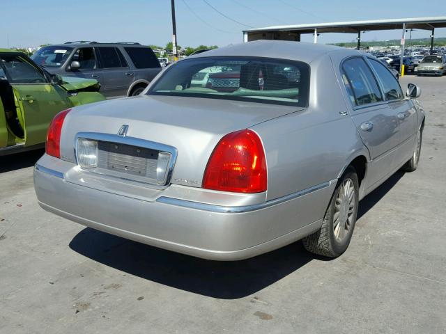 1LNHM82V76Y613124 - 2006 LINCOLN TOWN CAR S SILVER photo 4