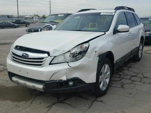 4S4BRDKC8B2354560 - 2011 SUBARU OUTBACK 3. WHITE photo 2