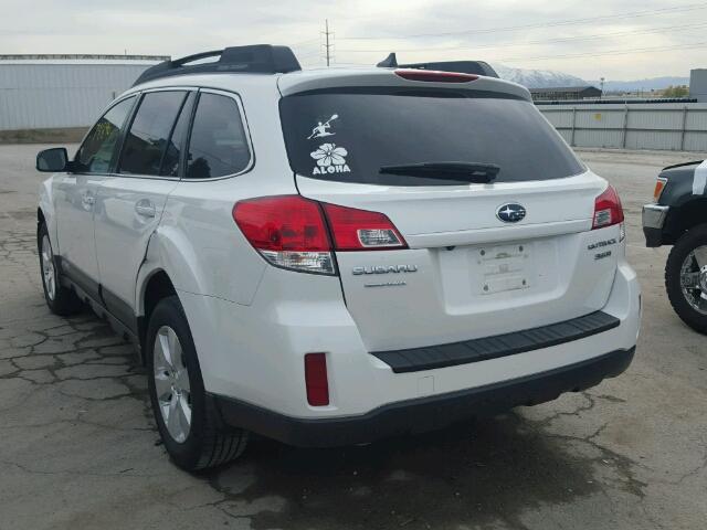 4S4BRDKC8B2354560 - 2011 SUBARU OUTBACK 3. WHITE photo 3