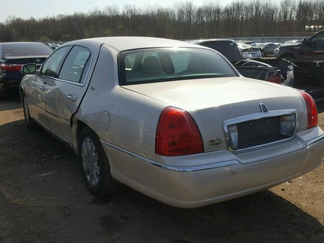 1LNHM83W53Y651146 - 2003 LINCOLN TOWN CAR C TAN photo 3