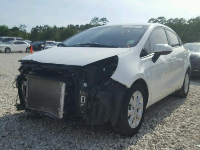 KNADN4A37E6342422 - 2014 KIA RIO EX WHITE photo 2