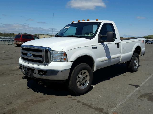 1FTWF31575EA66186 - 2005 FORD F350 SRW S WHITE photo 2