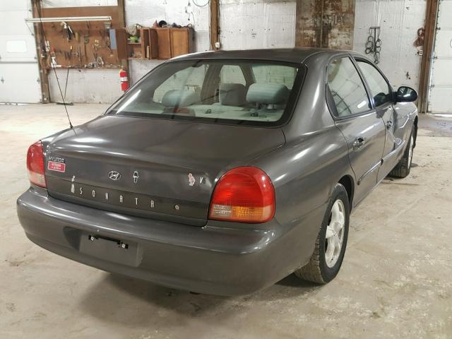 KMHWF25V0YA211032 - 2000 HYUNDAI SONATA BAS GRAY photo 4