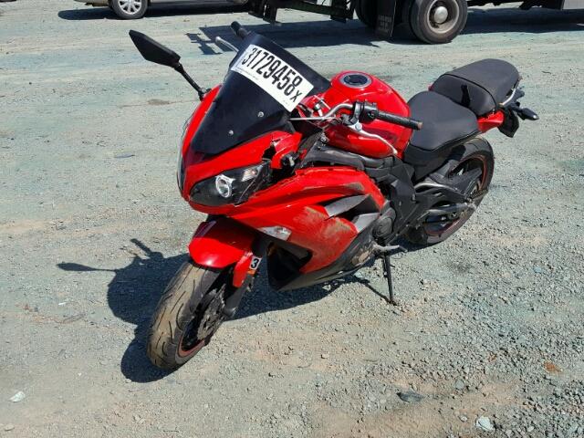 JKAEXEE13CDA00374 - 2012 KAWASAKI EX650 EC RED photo 2