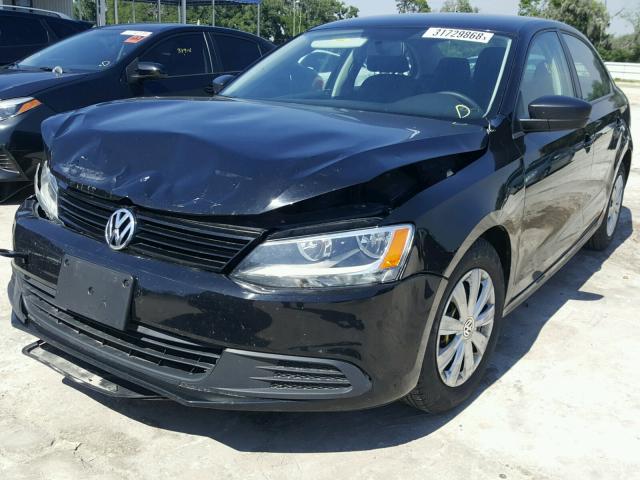 3VW2K7AJ7BM375237 - 2011 VOLKSWAGEN JETTA BASE 勃艮第红 照片 2