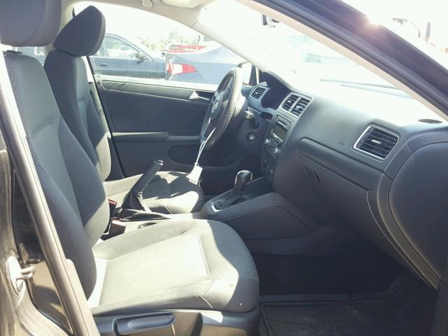 3VW2K7AJ7BM375237 - 2011 VOLKSWAGEN JETTA BASE 勃艮第红 照片 5