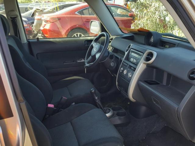 JTLKT334064104607 - 2006 TOYOTA SCION XB SILVER photo 5