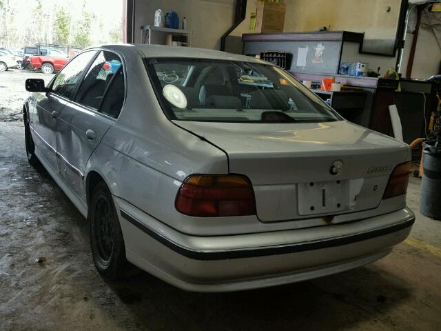 WBADM6343YGU17541 - 2000 BMW 528 I AUTO SILVER photo 3