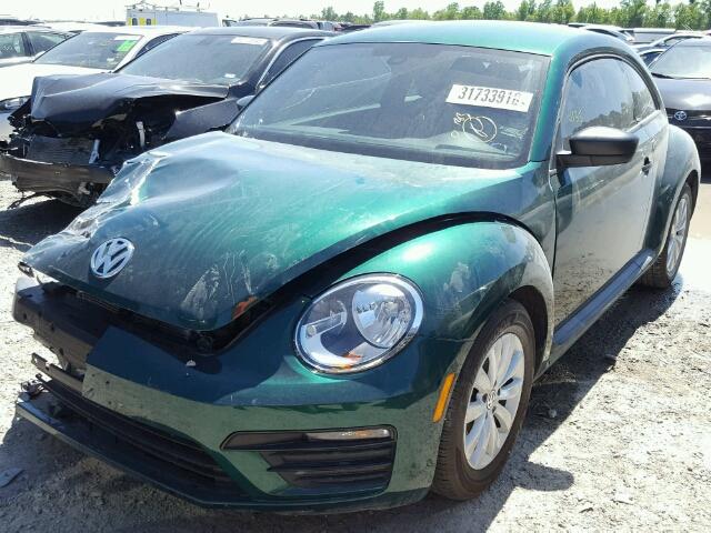 3VWF17AT8HM614471 - 2017 VOLKSWAGEN BEETLE 1.8 GREEN photo 2