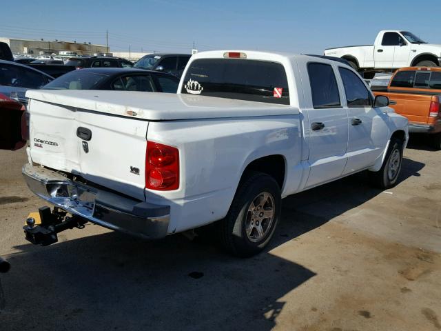 1D7HE48N66S671252 - 2006 DODGE DAKOTA QUA WHITE photo 4