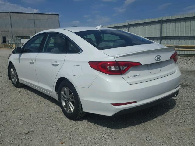 5NPE24AF3GH394794 - 2016 HYUNDAI SONATA SE WHITE photo 3