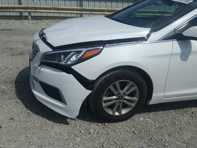 5NPE24AF3GH394794 - 2016 HYUNDAI SONATA SE WHITE photo 9