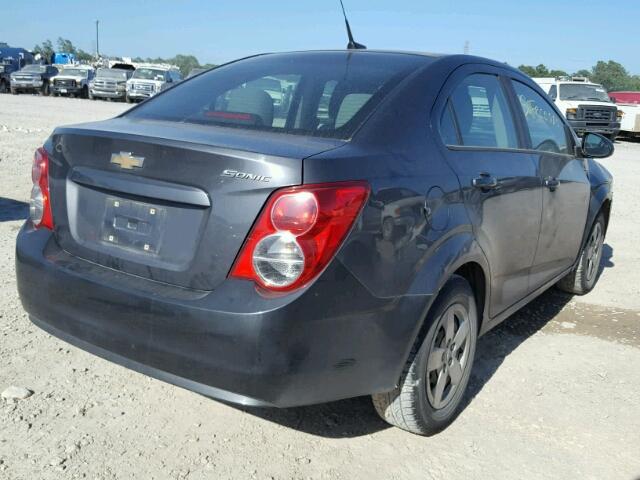 1G1JA5SHXD4103841 - 2013 CHEVROLET SONIC LS 灰色 照片 4