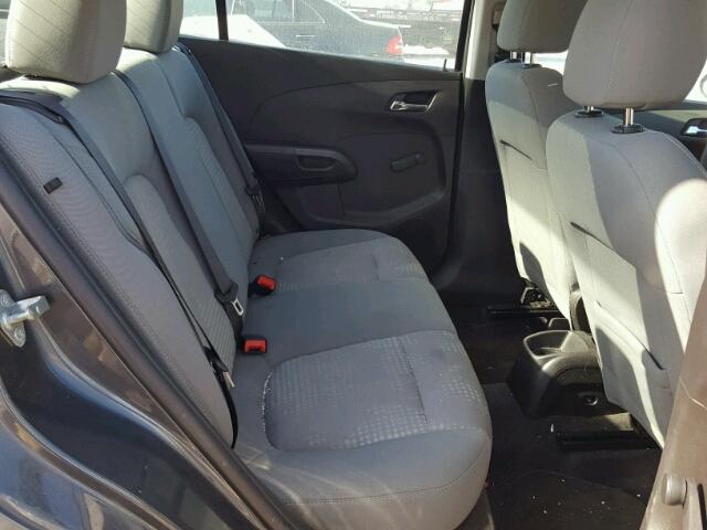 1G1JA5SHXD4103841 - 2013 CHEVROLET SONIC LS 灰色 照片 6