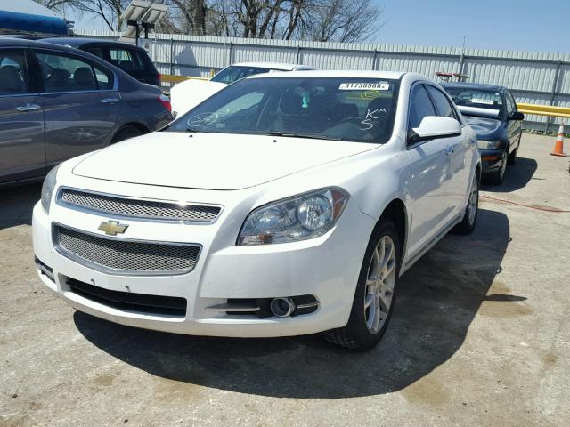 1G1ZE5EU4BF245622 - 2011 CHEVROLET MALIBU LTZ WHITE photo 2