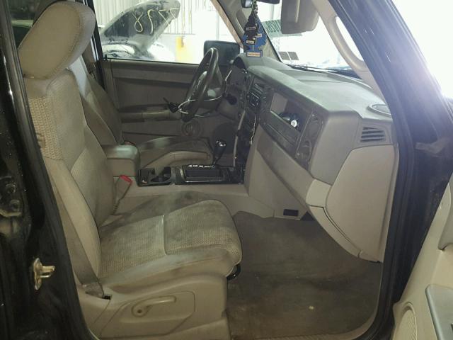 1J8HG48K16C337644 - 2006 JEEP COMMANDER BLACK photo 5