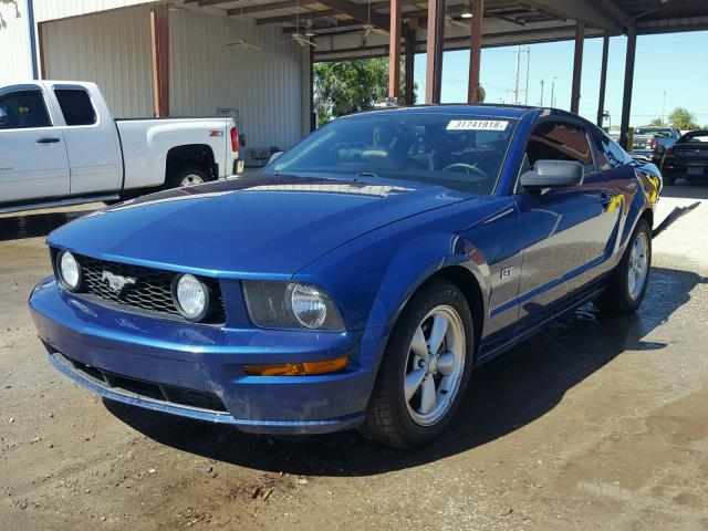 1ZVHT82H975277803 - 2007 FORD MUSTANG GT BLUE photo 2