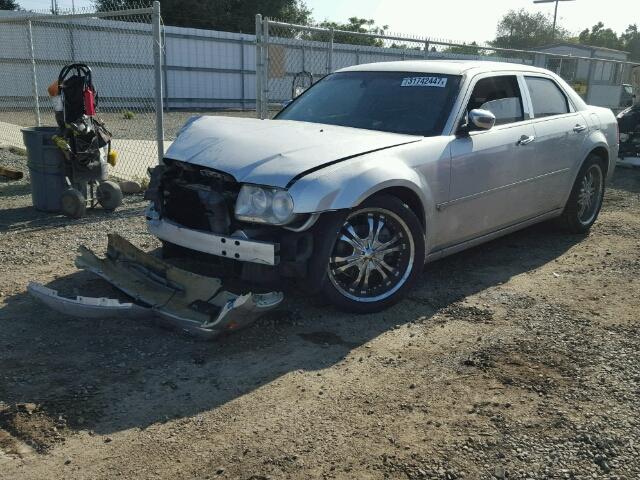 2C3AA63HX5H520347 - 2005 CHRYSLER 300C SILVER photo 2