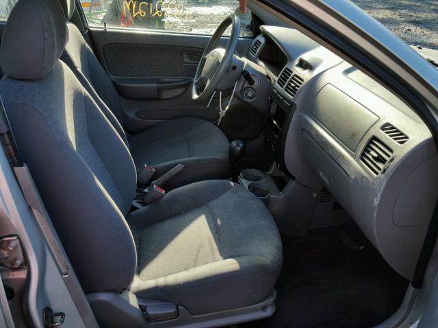 KNADC125236222254 - 2003 KIA RIO SILVER photo 5