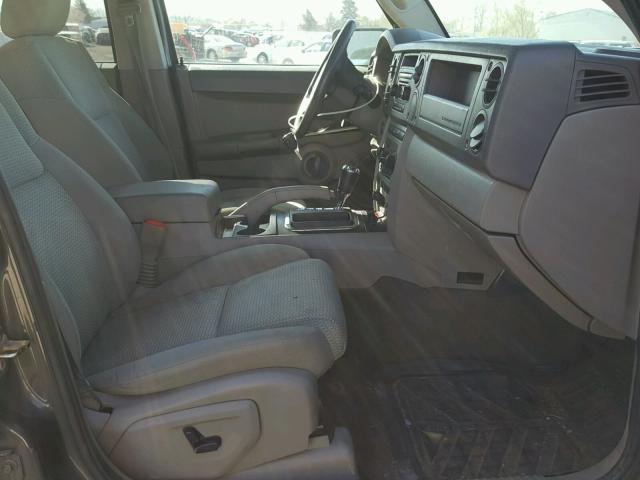 1J8HG48KX6C127351 - 2006 JEEP COMMANDER BROWN photo 5