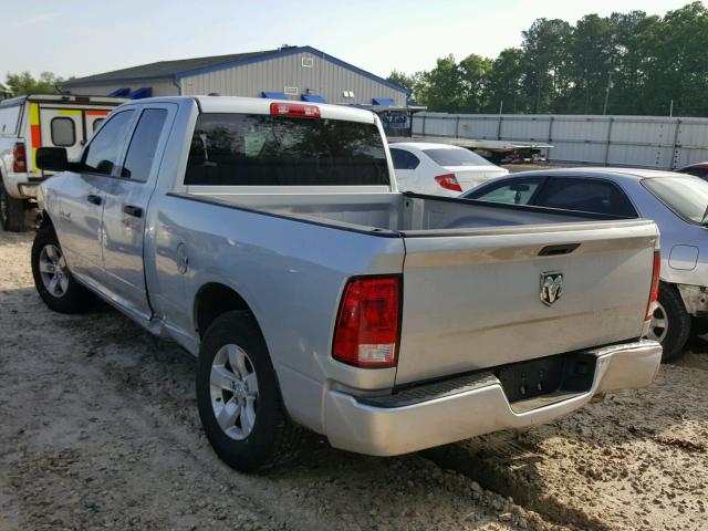 1C6RR6FG0JS245365 - 2018 RAM 1500 ST SILVER photo 3