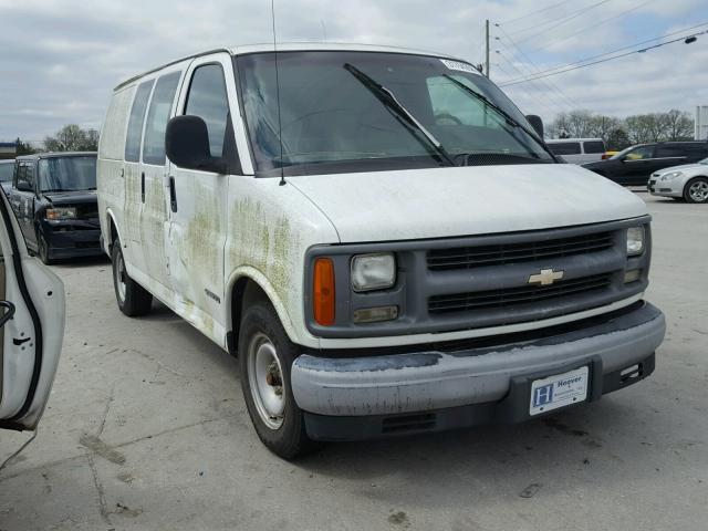 1GCFG25M3T1041833 - 1996 CHEVROLET G20 WHITE photo 1