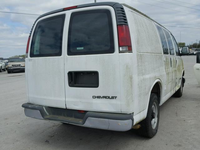 1GCFG25M3T1041833 - 1996 CHEVROLET G20 WHITE photo 4