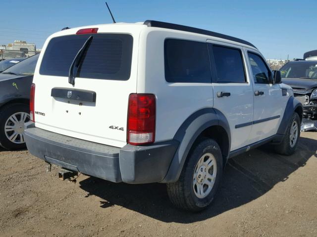 1D8GU28K38W252887 - 2008 DODGE NITRO SXT WHITE photo 4