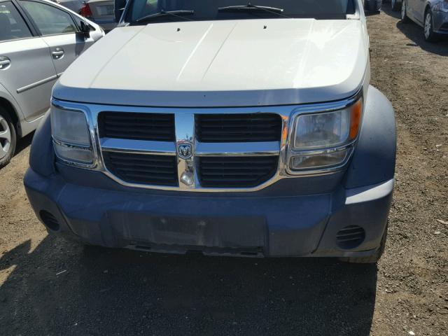 1D8GU28K38W252887 - 2008 DODGE NITRO SXT WHITE photo 7