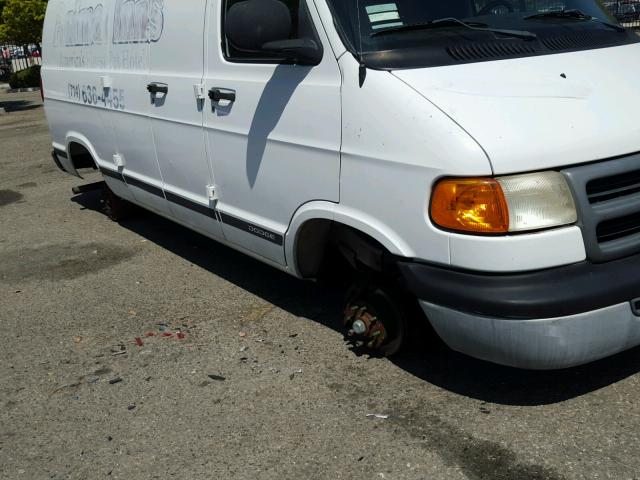 2D7JB21Y23K506484 - 2003 DODGE RAM VAN B2 WHITE photo 9