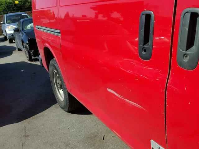 1GTHG35R6Y1147114 - 2000 GMC SAVANA G35 RED photo 9