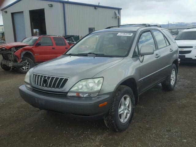 JTJHF10U010228394 - 2001 LEXUS RX 300 GRAY photo 2