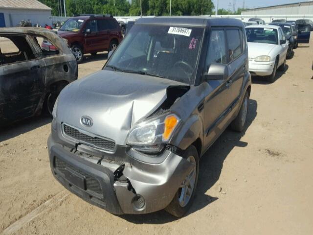 KNDJT2A26B7308579 - 2011 KIA SOUL +/!/S SILVER photo 2