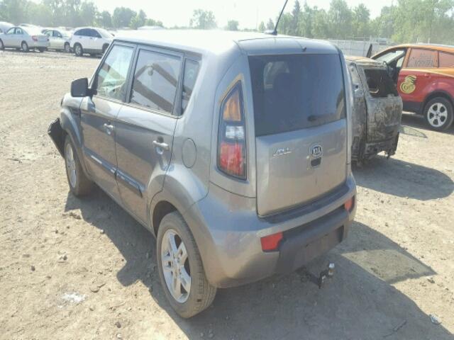 KNDJT2A26B7308579 - 2011 KIA SOUL +/!/S SILVER photo 3